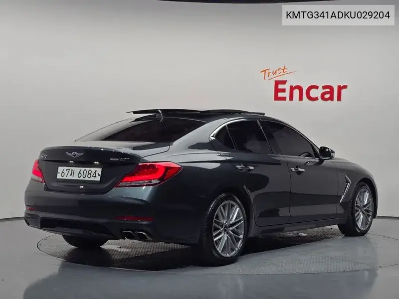 GENESIS G70 2018, VIN KMTG341ADKU029204
