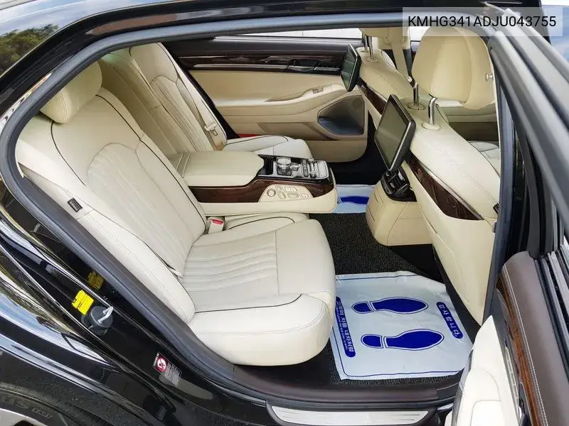 GENESIS G90 2017, VIN KMHG341ADJU043755