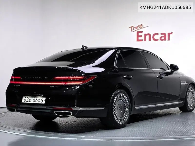 2018 GENESIS G90 VIN KMHG241ADKU056685 — фото 2