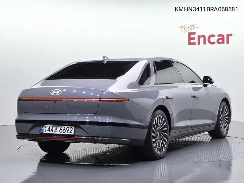 HYUNDAI N/A 2024, VIN KMHN3411BRA068581
