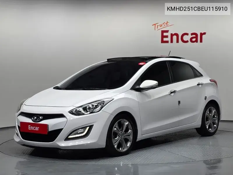 HYUNDAI I30 2013, VIN KMHD251CBEU115910