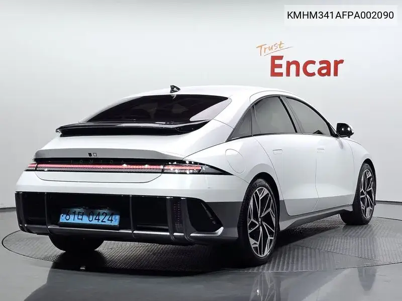2022 HYUNDAI IONIQ 6 VIN KMHM341AFPA002090 — фото 2