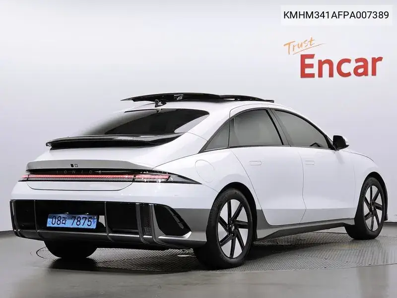 2022 HYUNDAI IONIQ 6 VIN KMHM341AFPA007389 — фото 2