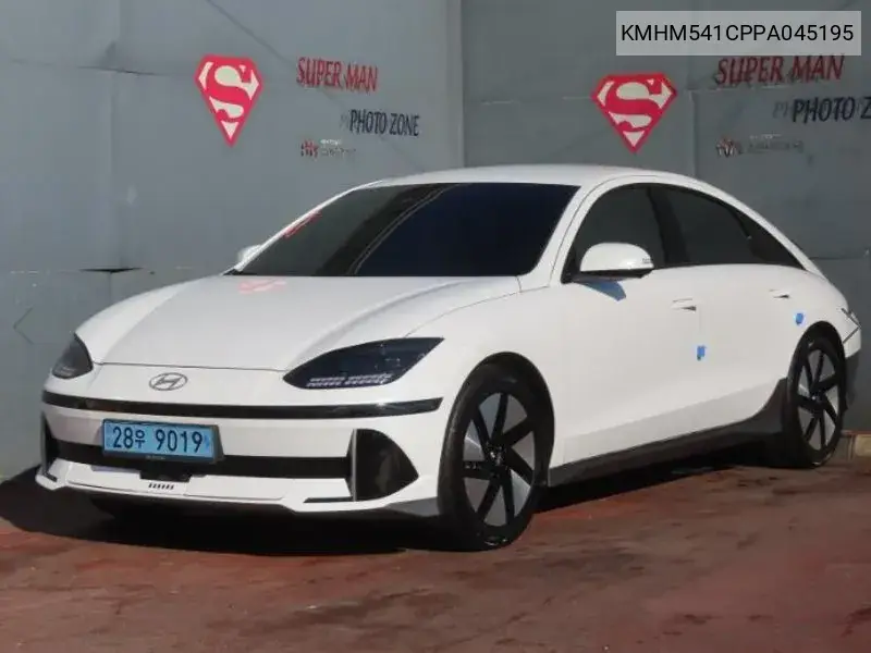 HYUNDAI IONIQ 6 2023, VIN KMHM541CPPA045195