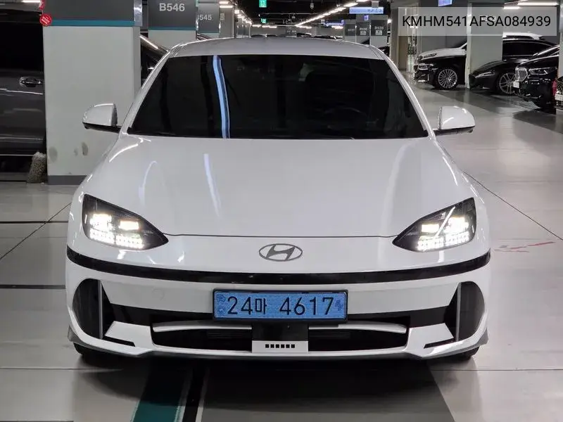 2024 HYUNDAI IONIQ 6 VIN KMHM541AFSA084939 — фото 2
