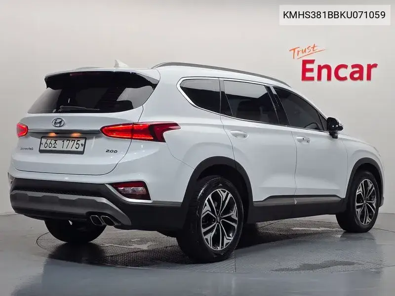 2018 HYUNDAI SANTA FE VIN KMHS381BBKU071059 — фото 2