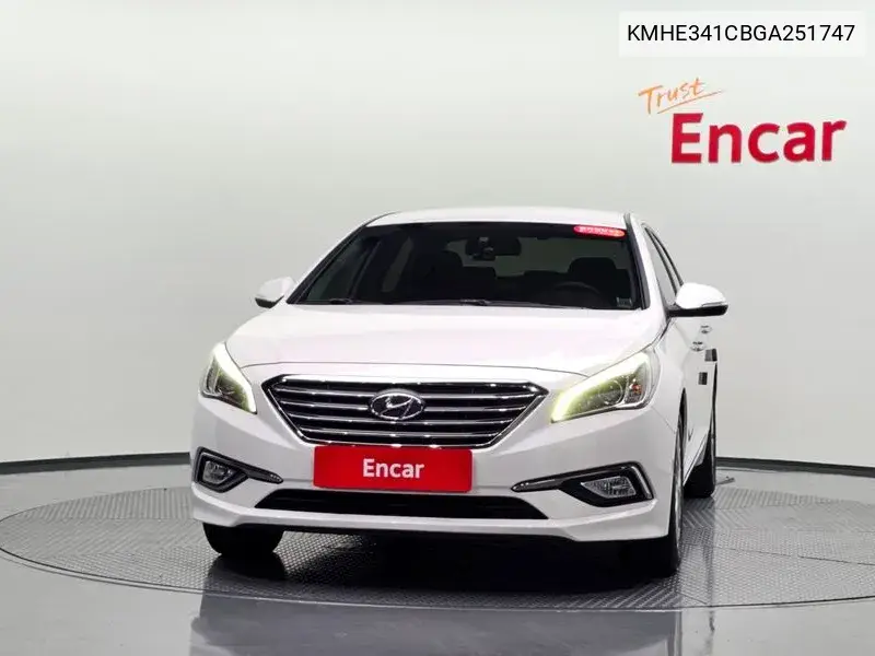 2016 HYUNDAI SONATA VIN KMHE341CBGA251747 — фото 2
