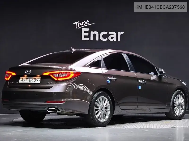 2016 HYUNDAI SONATA VIN KMHE341CBGA237568 — фото 2