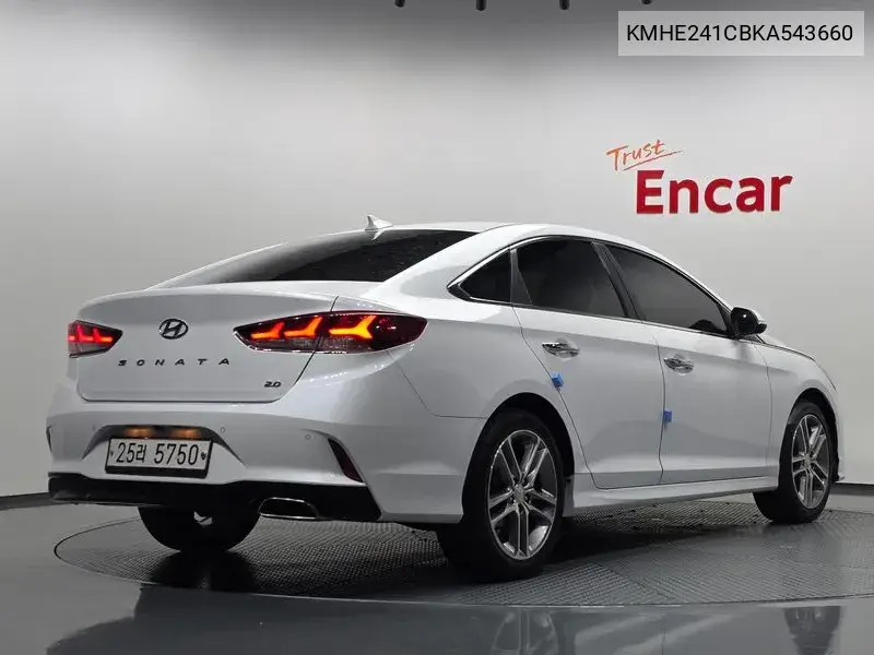HYUNDAI SONATA 2018, VIN KMHE241CBKA543660