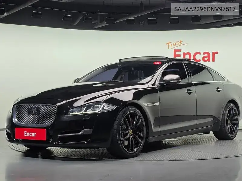 JAGUAR XJ 2016, VIN SAJAA2296GNV97517