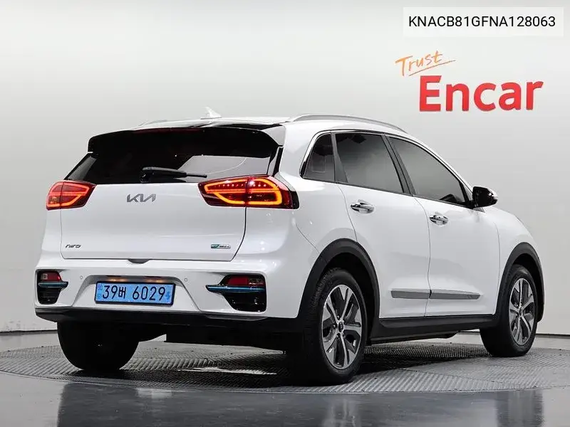 2021 KIA N/A VIN KNACB81GFNA128063 — фото 2