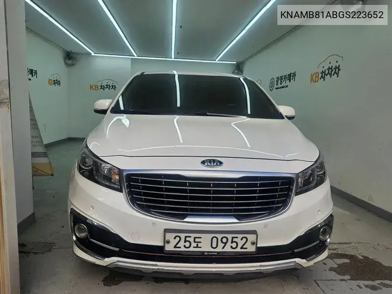 2016 KIA CARNIVAL VIN KNAMB81ABGS223652 — фото 2