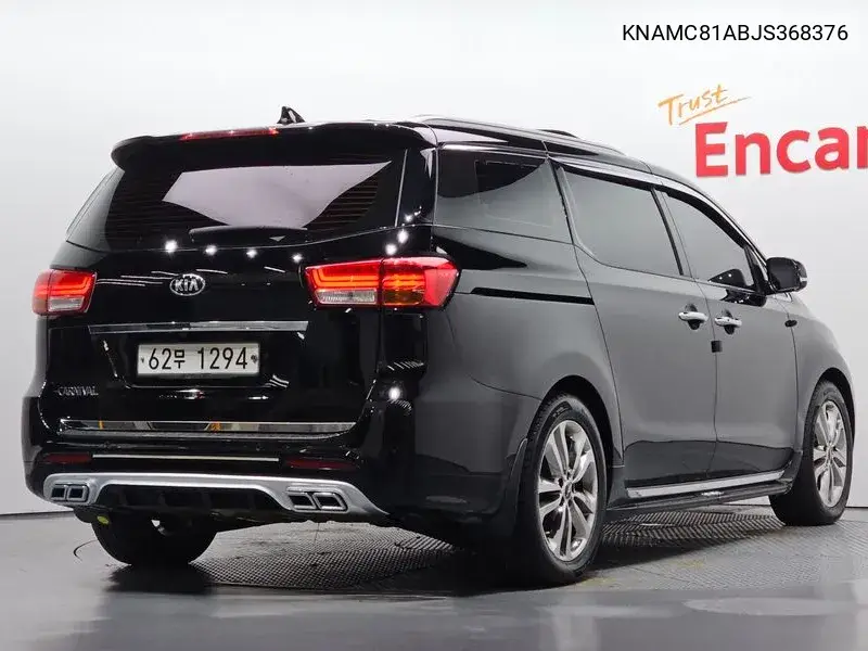 2017 KIA CARNIVAL VIN KNAMC81ABJS368376 — фото 2