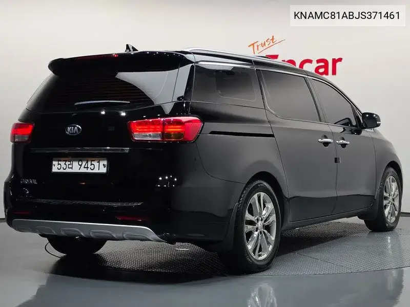 2017 KIA CARNIVAL VIN KNAMC81ABJS371461 — фото 2
