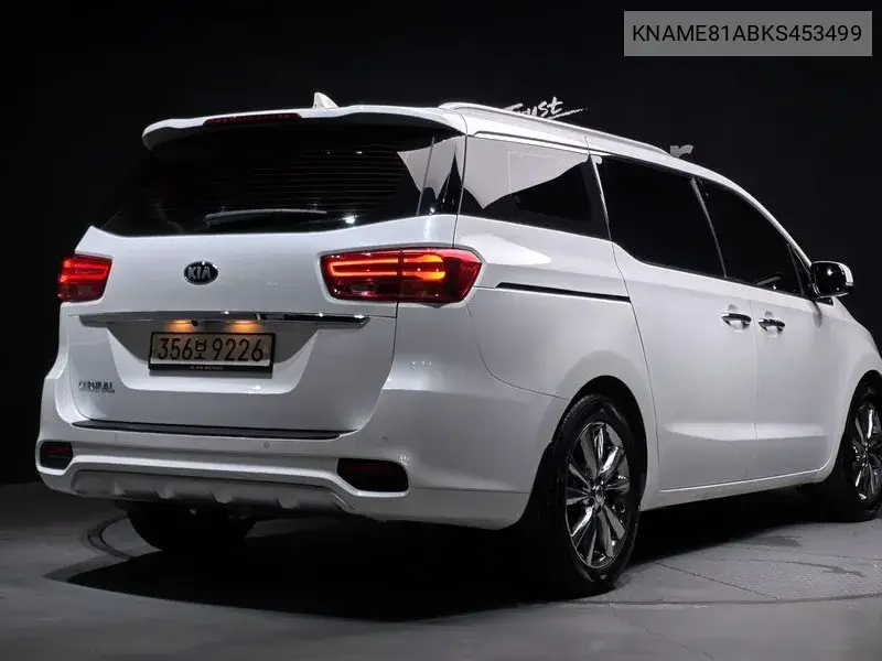 2018 KIA CARNIVAL VIN KNAME81ABKS453499 — фото 2
