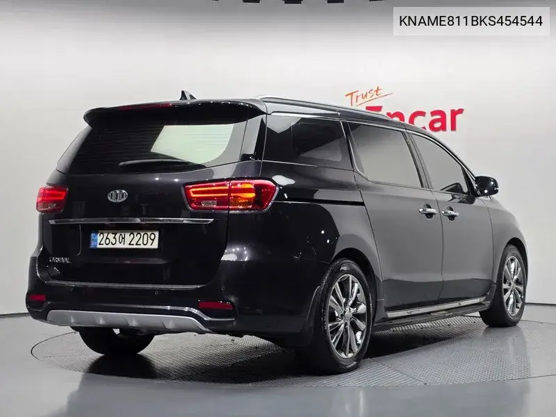 2018 KIA CARNIVAL VIN KNAME811BKS454544 — фото 2