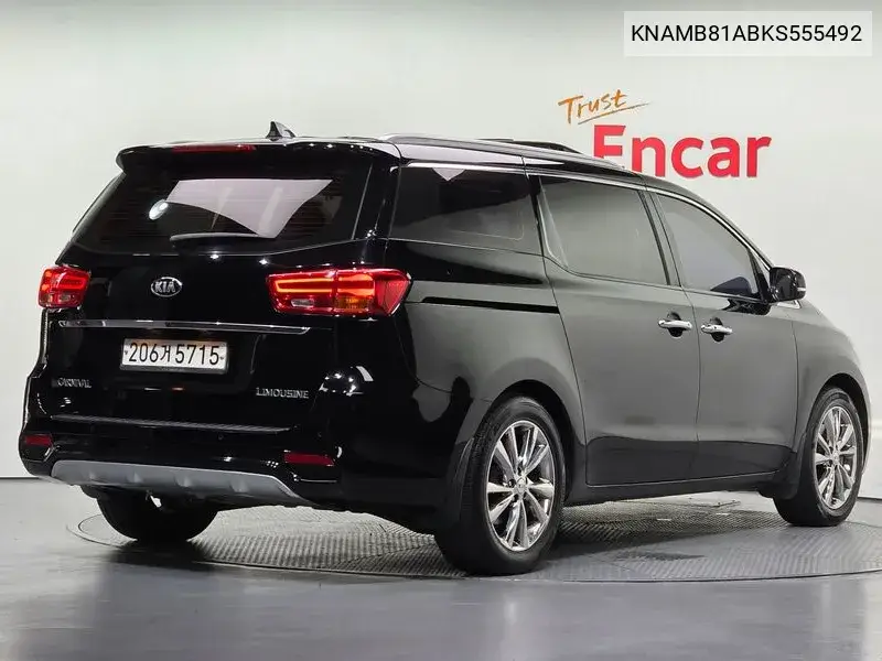 2019 KIA CARNIVAL VIN KNAMB81ABKS555492 — фото 2