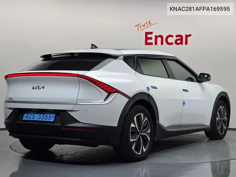 2023 KIA EV6 VIN KNAC281AFPA169595 — фото 2