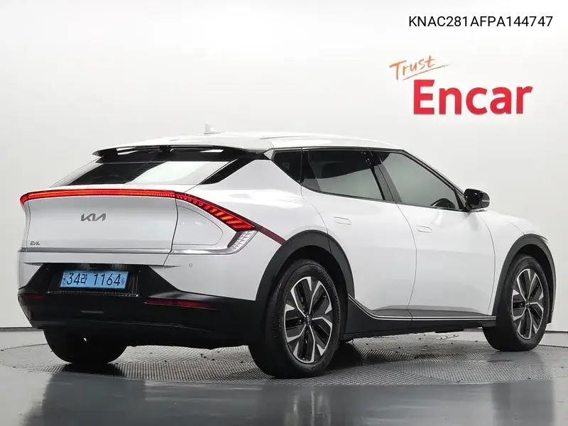 2023 KIA EV6 VIN KNAC281AFPA144747 — фото 2