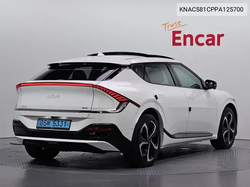 2023 KIA EV6 VIN KNAC581CPPA125700 — фото 2