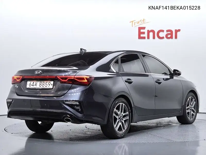 KIA K3 2018, VIN KNAF141BEKA015228