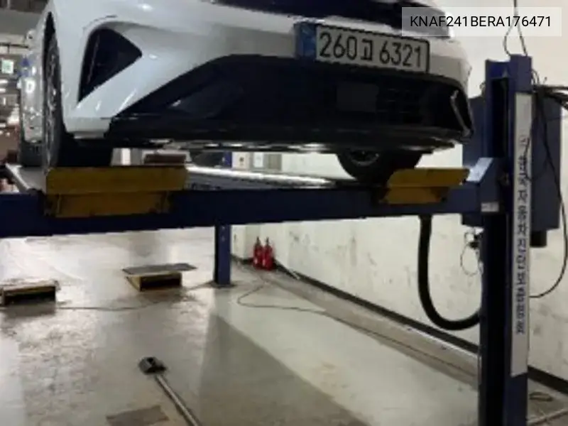 KIA K3 2023, VIN KNAF241BERA176471