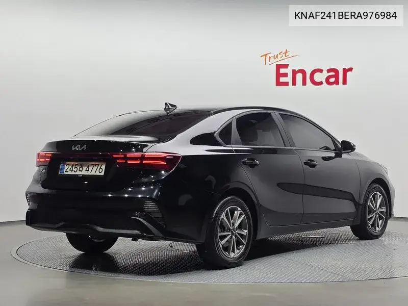 2024 KIA K3 VIN KNAF241BERA976984 — фото 2