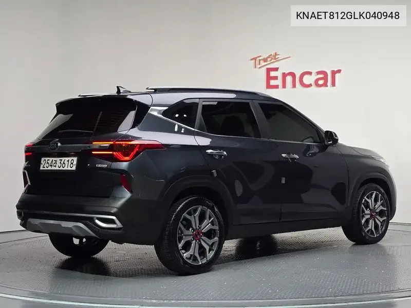 2019 KIA SELTOS VIN KNAET812GLK040948 — фото 2