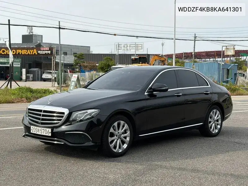 MERCEDES E-KLASSE 2019, VIN WDDZF4KB8KA641301