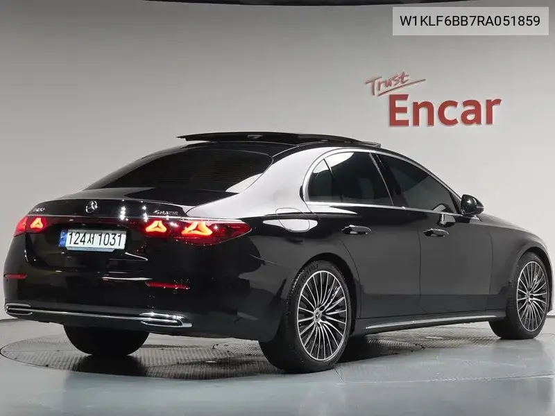 MERCEDES E-KLASSE 2024, VIN W1KLF6BB7RA051859