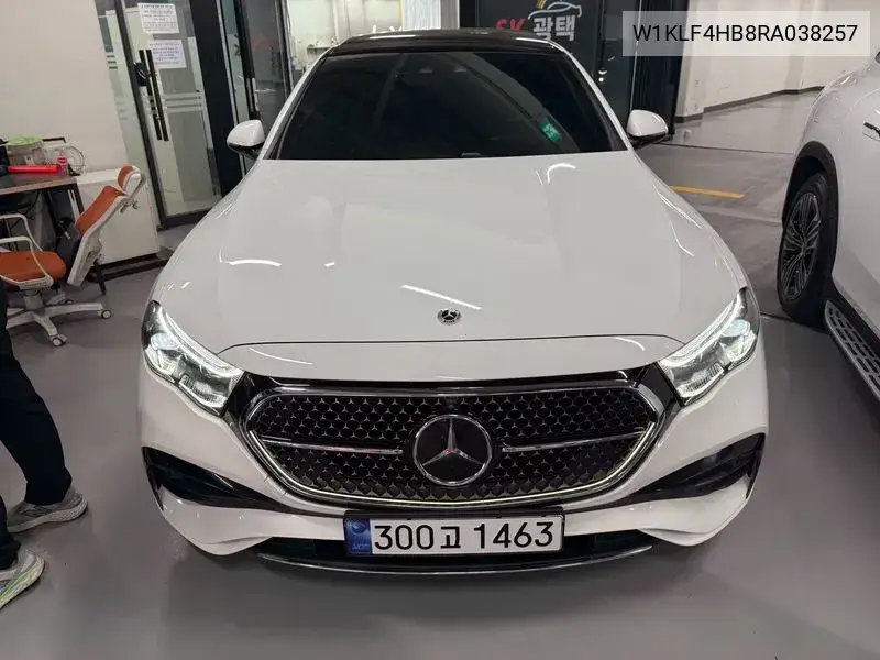 MERCEDES E-KLASSE 2024, VIN W1KLF4HB8RA038257