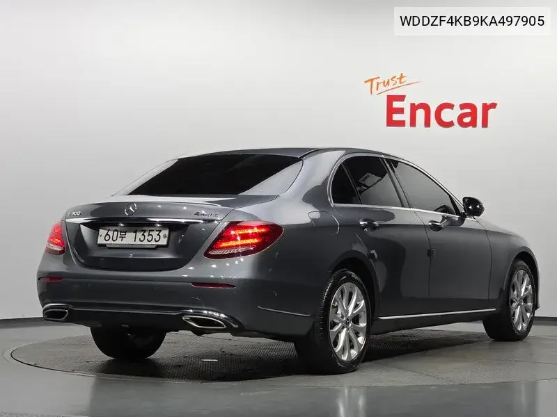 2018 MERCEDES E-KLASSE VIN WDDZF4KB9KA497905 — фото 2