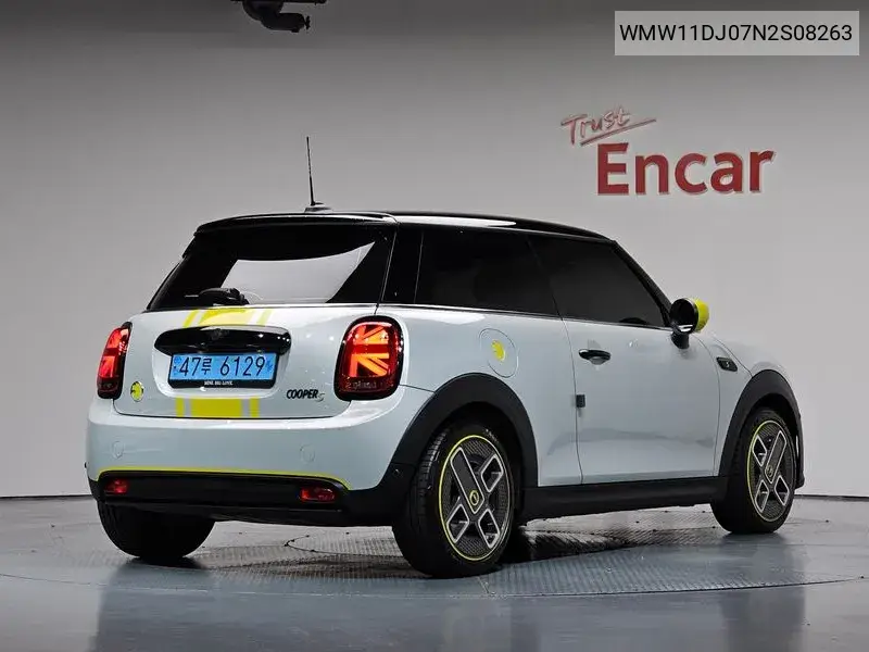 MINI N/A 2022, VIN WMW11DJ07N2S08263