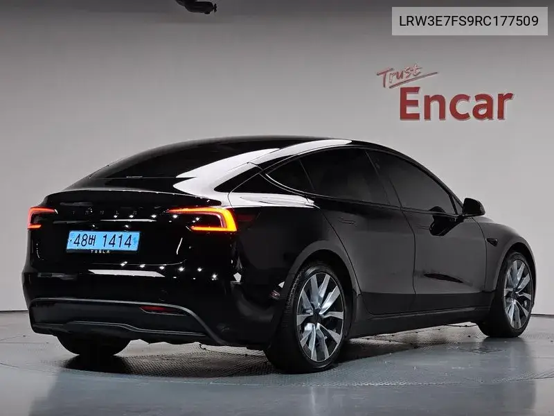 TESLA MODEL 3 2024, VIN LRW3E7FS9RC177509
