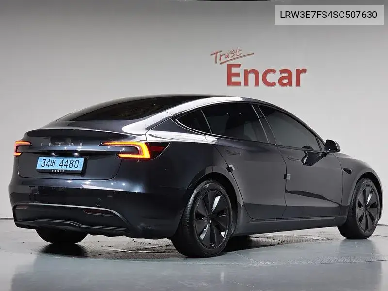 TESLA MODEL 3 2025, VIN LRW3E7FS4SC507630