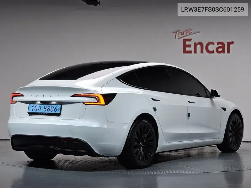 TESLA MODEL 3 2025, VIN LRW3E7FS0SC601259