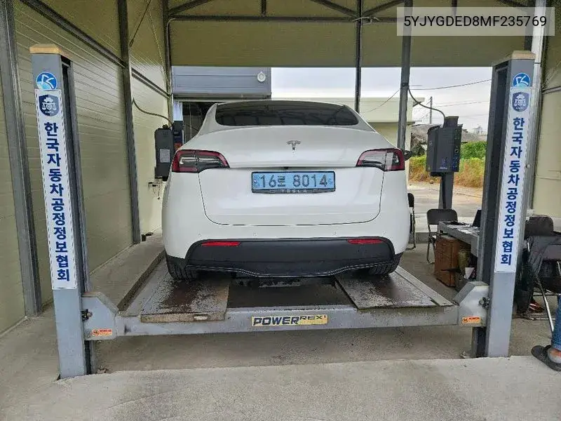 2021 TESLA MODEL Y VIN 5YJYGDED8MF235769 — фото 2