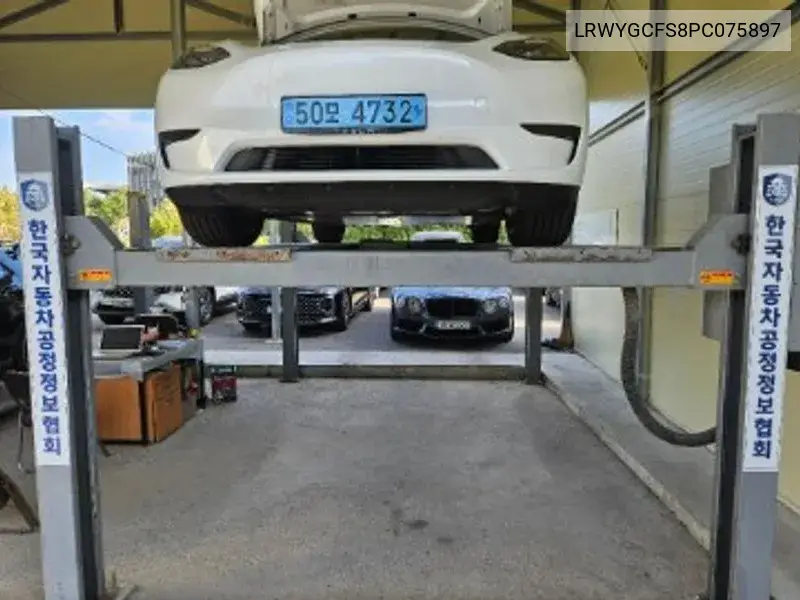 TESLA MODEL Y 2023, VIN LRWYGCFS8PC075897