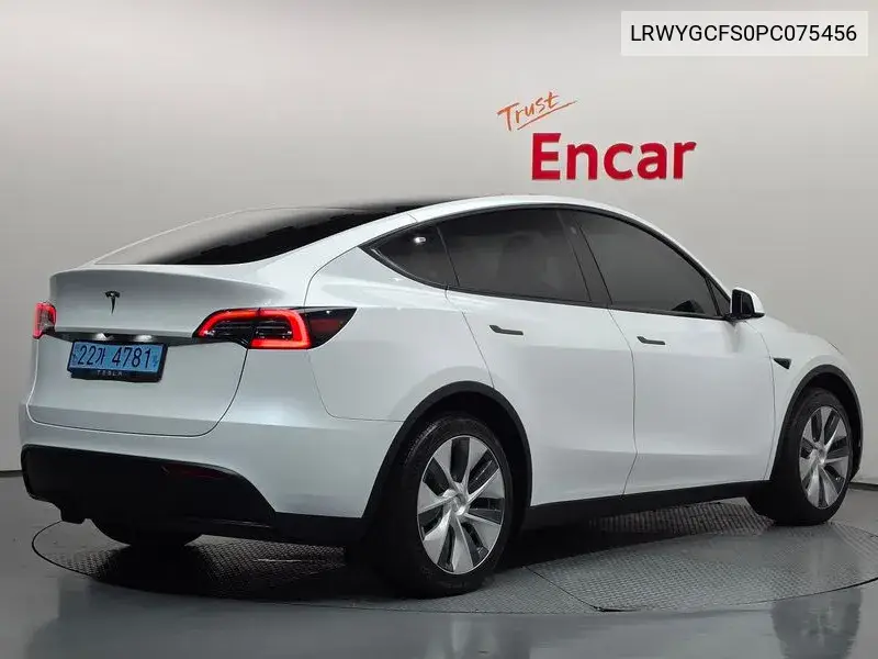 TESLA MODEL Y 2023, VIN LRWYGCFS0PC075456