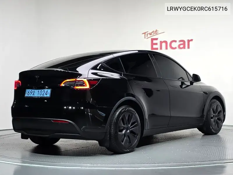 2024 TESLA MODEL Y VIN LRWYGCEK0RC615716 — фото 2