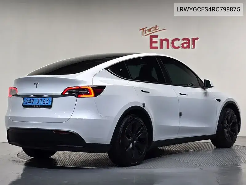 TESLA MODEL Y 2024, VIN LRWYGCFS4RC798875