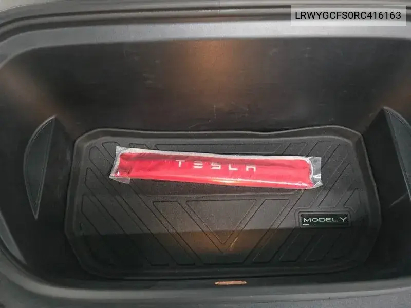 2024 TESLA MODEL Y VIN LRWYGCFS0RC416163 — фото 2