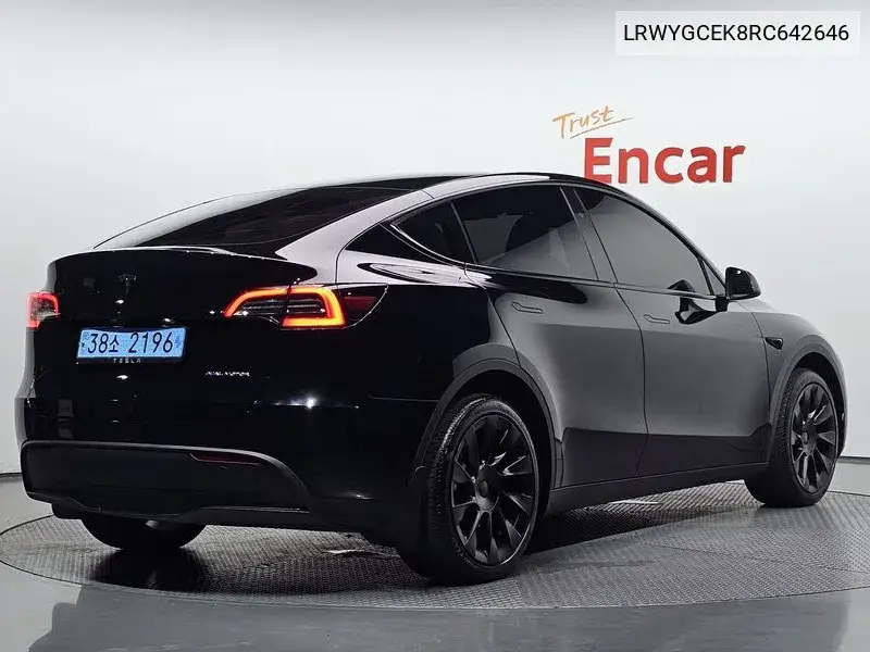 TESLA MODEL Y 2024, VIN LRWYGCEK8RC642646