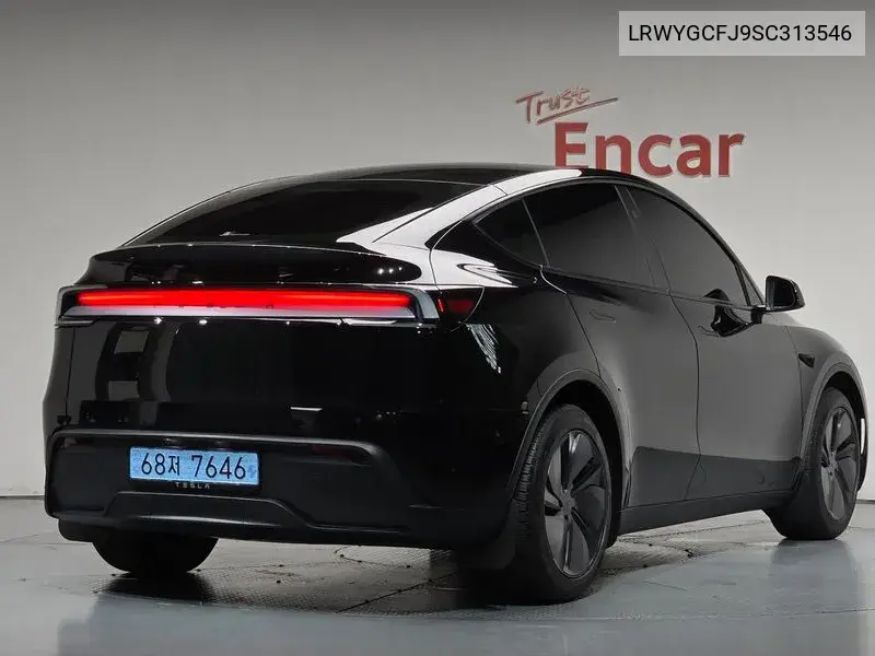TESLA MODEL Y 2025, VIN LRWYGCFJ9SC313546