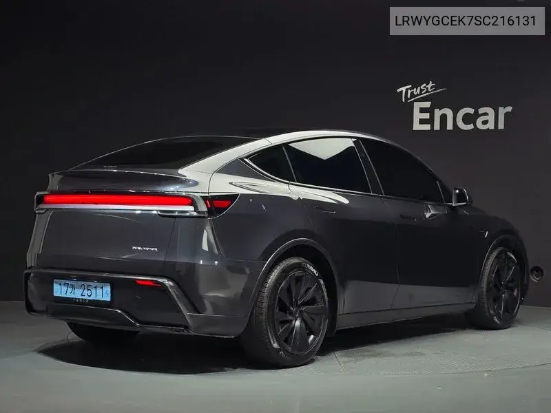 2025 TESLA MODEL Y VIN LRWYGCEK7SC216131 — фото 2