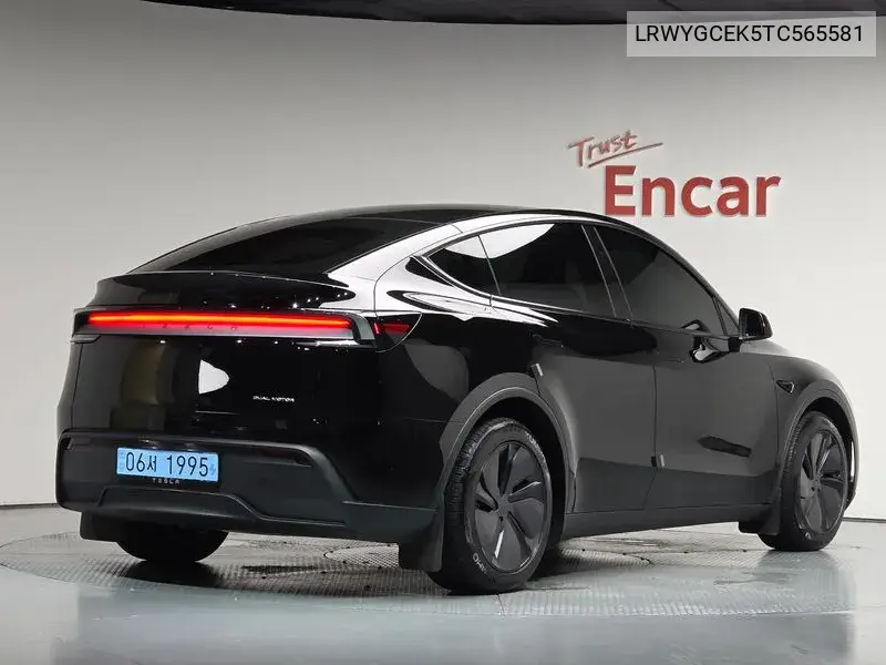 TESLA MODEL Y 2026, VIN LRWYGCEK5TC565581