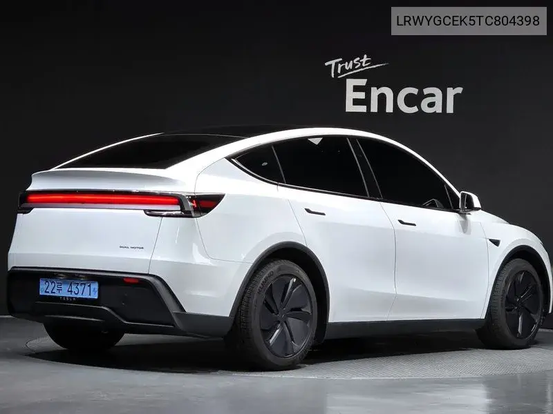 2026 TESLA MODEL Y VIN LRWYGCEK5TC804398 — фото 2