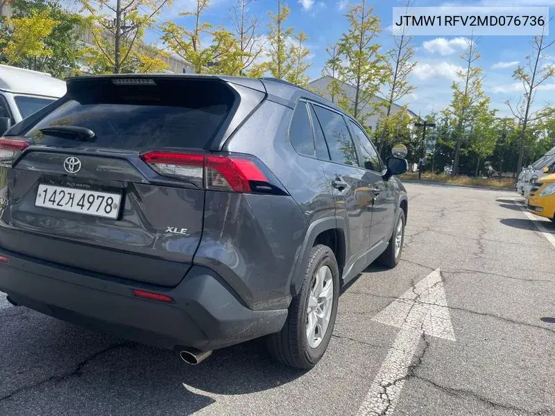 2021 TOYOTA RAV 4 VIN JTMW1RFV2MD076736 — фото 2