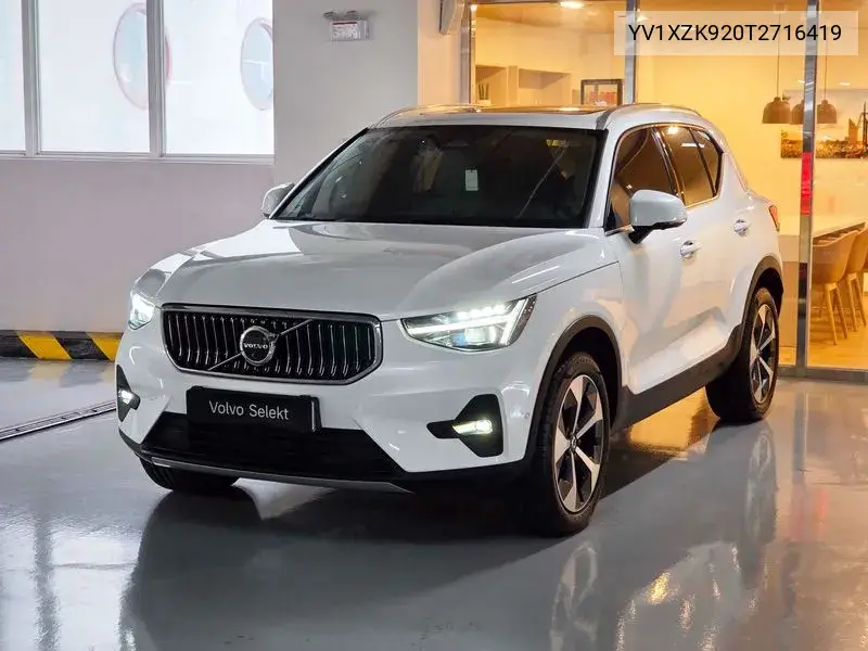 VOLVO XC40 2026, VIN YV1XZK920T2716419