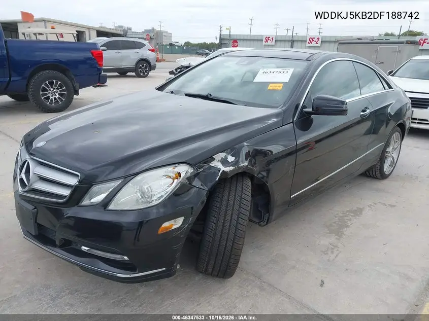 2013 MERCEDES E-KLASSE VIN WDDKJ5KB2DF188742 — фото 2